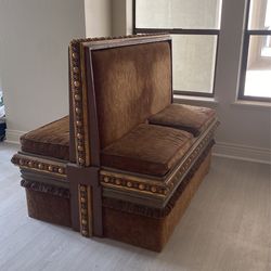 Beautiful Antique Love Seat You PICK UP 😌