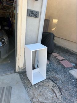 free closet shelf white