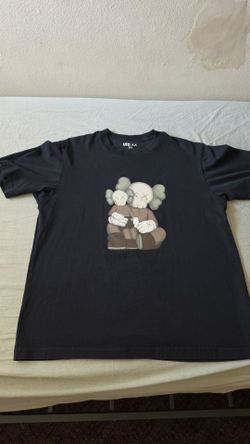 Kaws shirt large