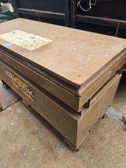 Knaack Jobsite Tool Storage Box on Wheels