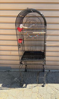 LARGE BIRD CAGE WITH ACCESORIES AND STAND WITH WHEELS