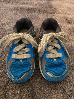 Toddler new balance shoes size 5c