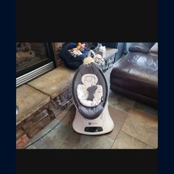 Mamma room baby swing