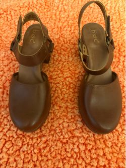 B.O.C. Born Natasha Womens Round Closed Toe