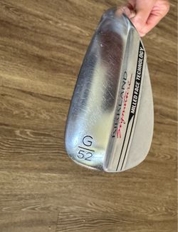 Men’s Kirkland Gap Wedge Right Hand Like New.