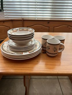 Dinnerware Set