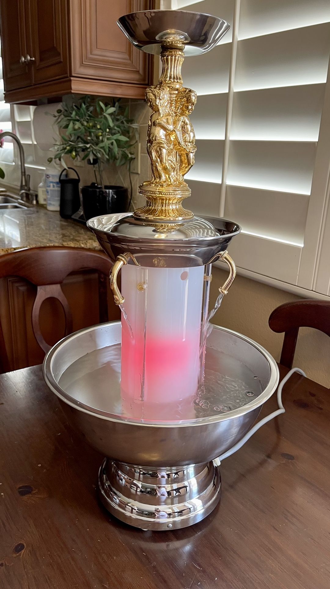 Champagne / Punch Fountain (Pontrelli Fountains)
