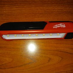 Milwaukee 1000 Lumen Flashlight