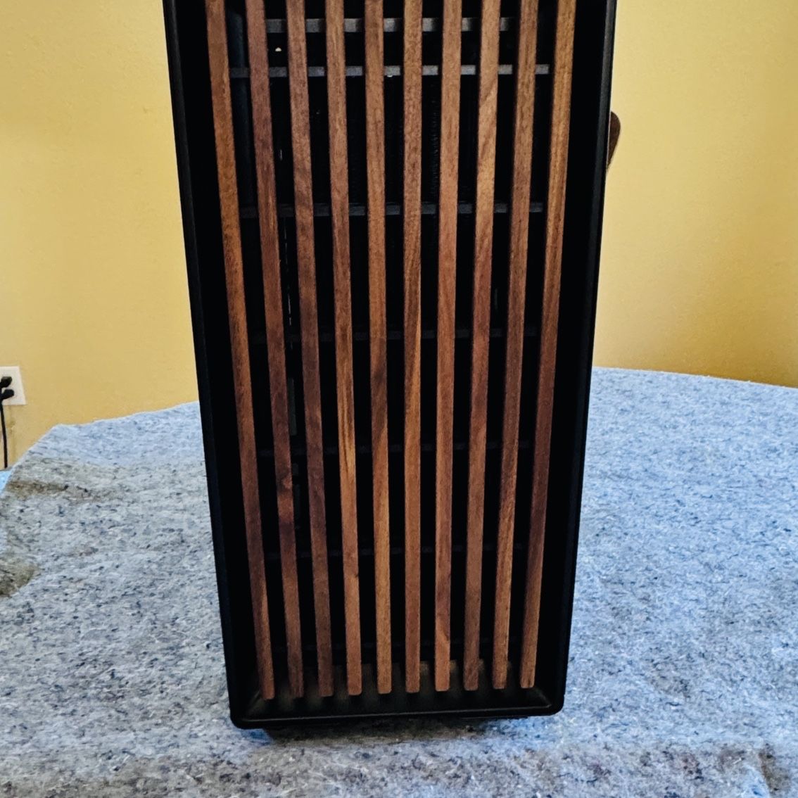  Fractal Design North Case