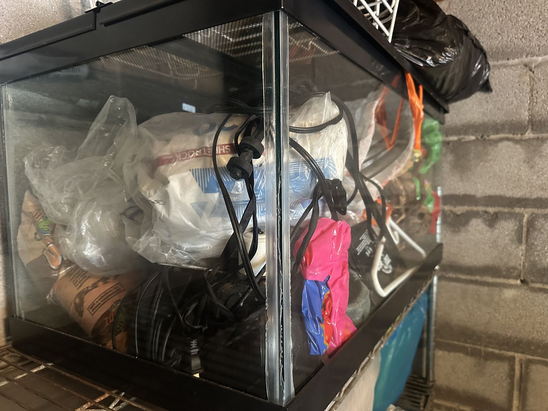 40L BREEDER TANK W. COVER