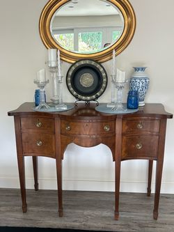 Elegant Federal Style Bow Front Five Drawers Sideboard