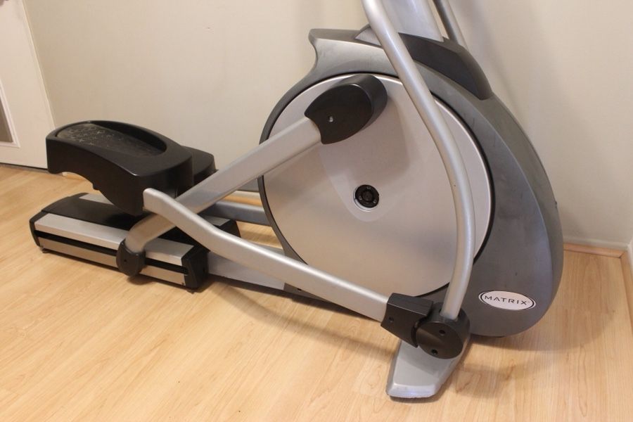 Matrix MXE5XC Elliptical Cross Trainer Commercial Grade Exercise