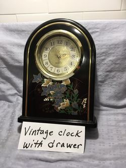 Vintage plastic clock. Great condition.