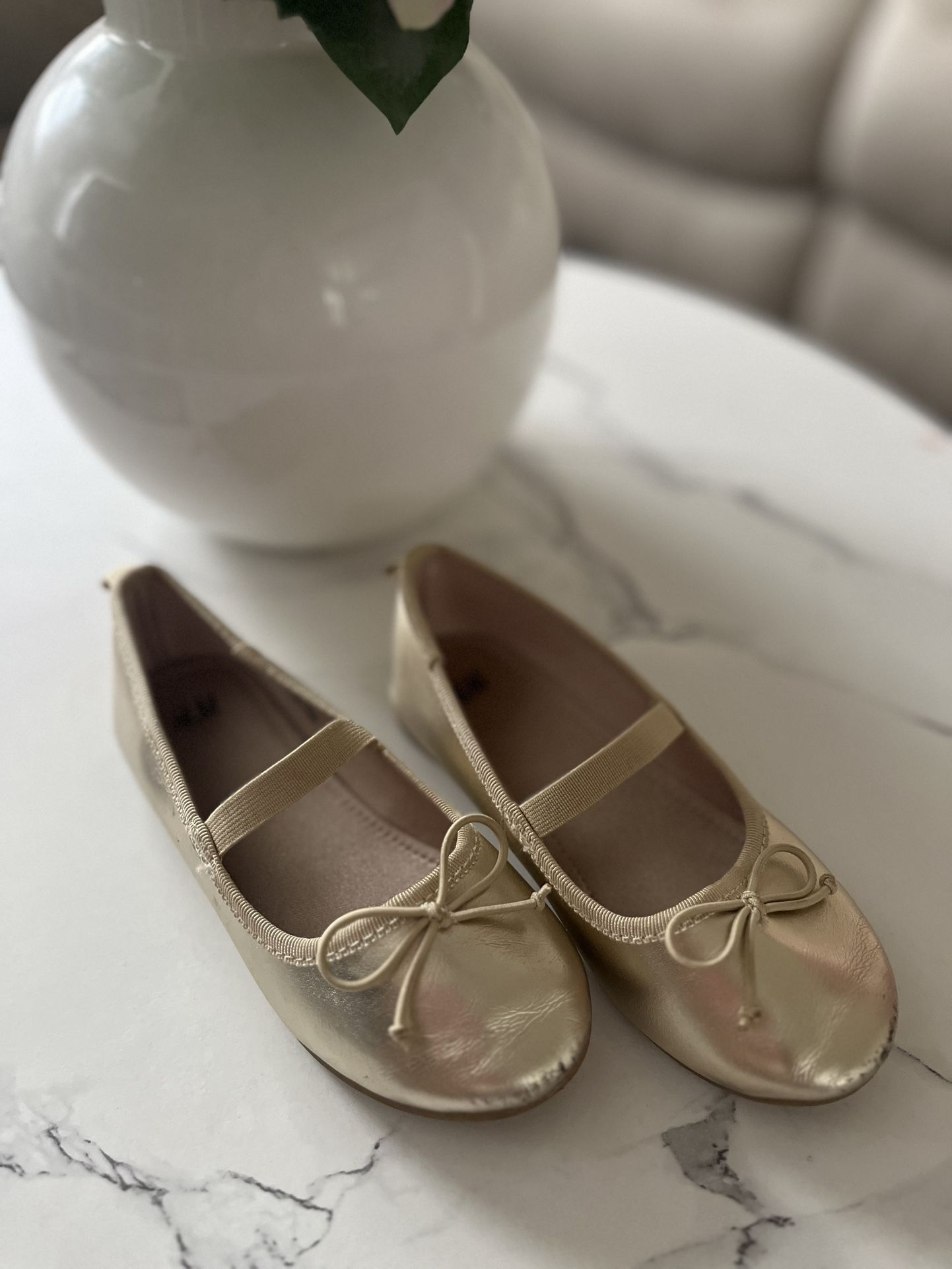 H&M Little Girls GoldFlats Size 10c