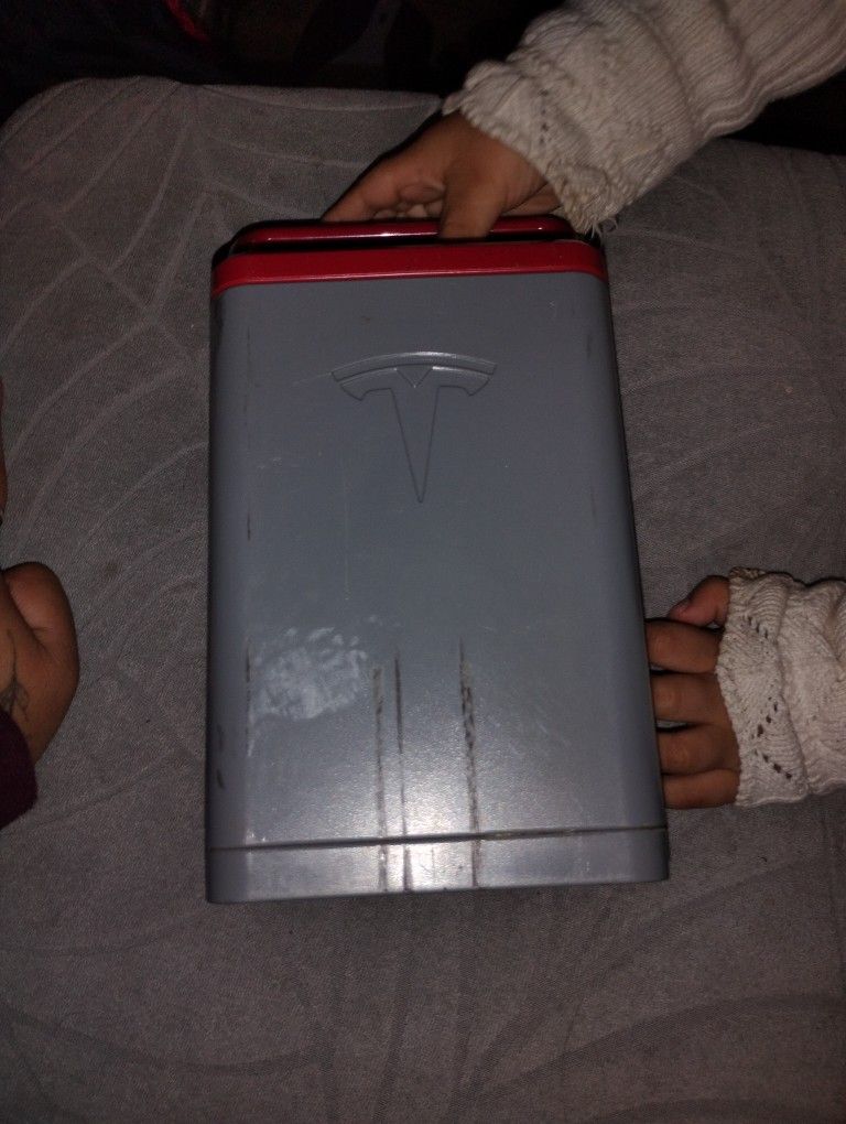 Tesla Kids Car Charger 