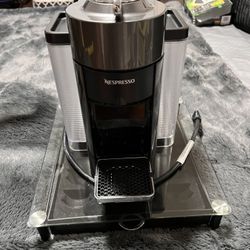 Nespresso Vertuo Coffee and Espresso Maker by De'Longhi, Piano Black