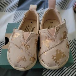 Tiny Toms Size 4