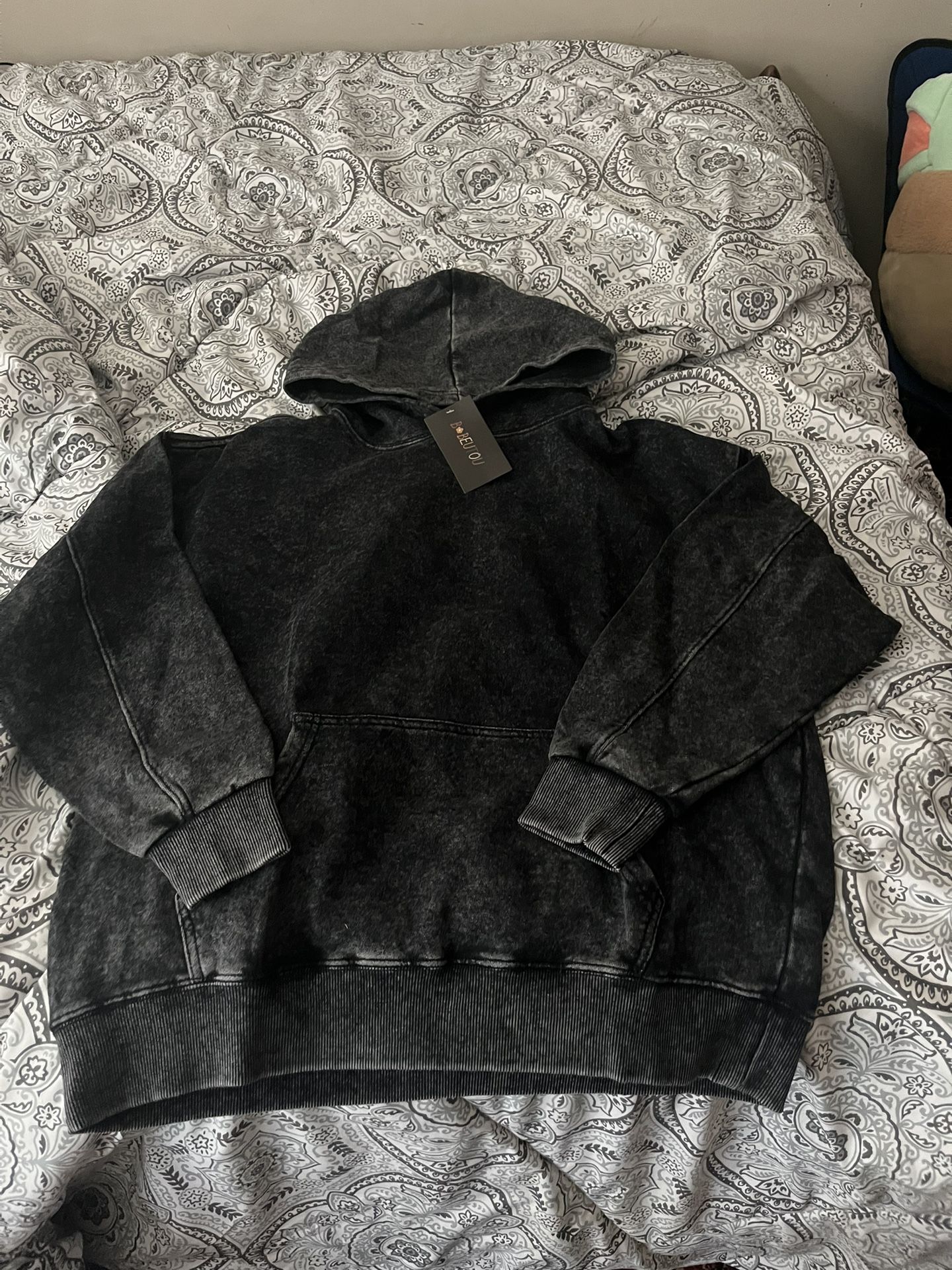 Bobeutou Black Acid Wash Hoodie (men’s Small)
