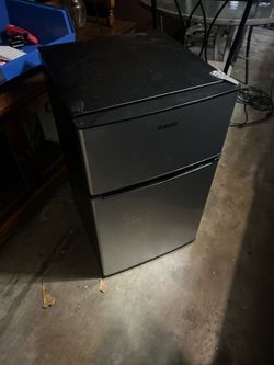 Galvan mini fridge