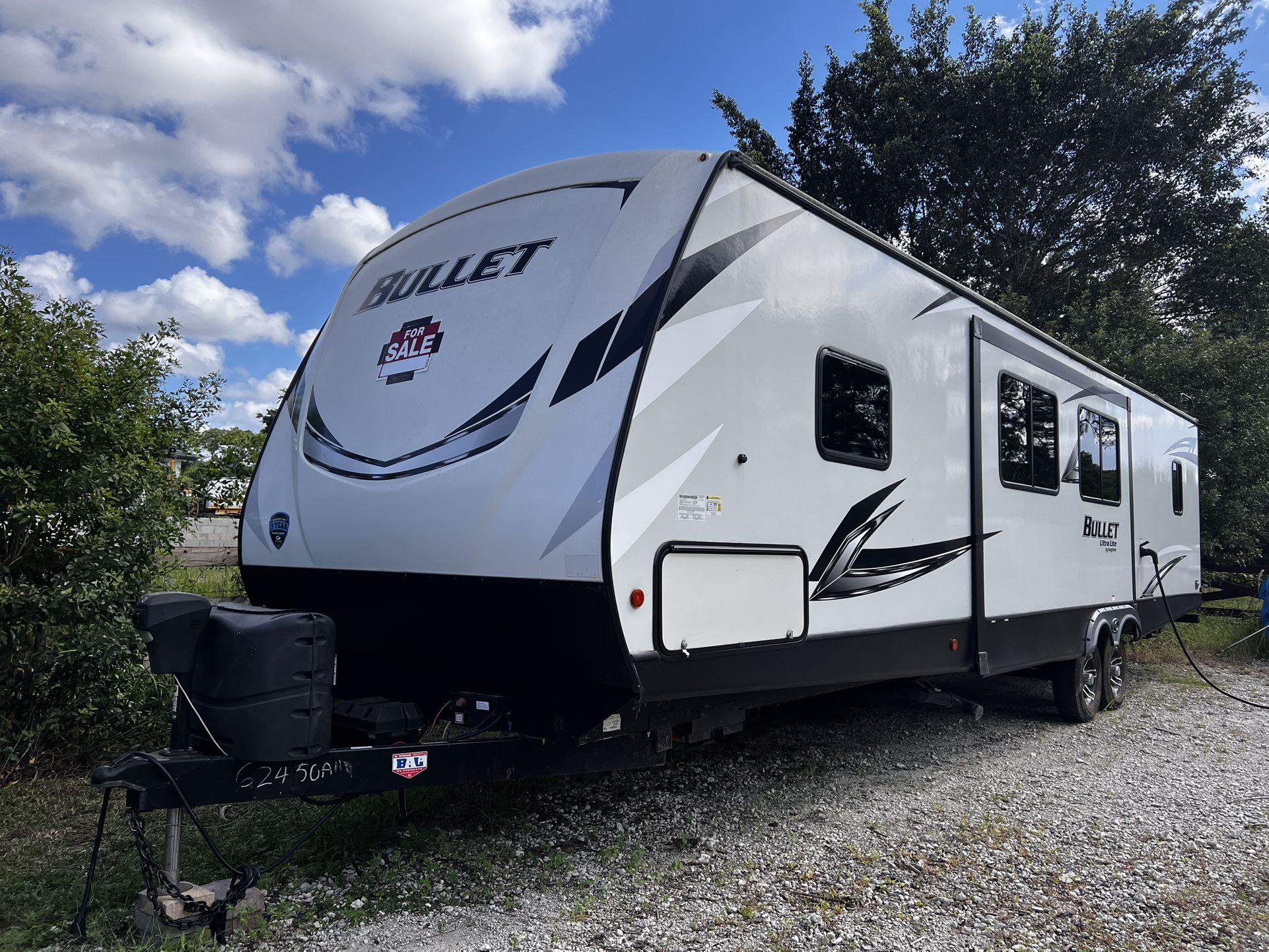 2021 Keystone Bullet ultra lite 330bhs