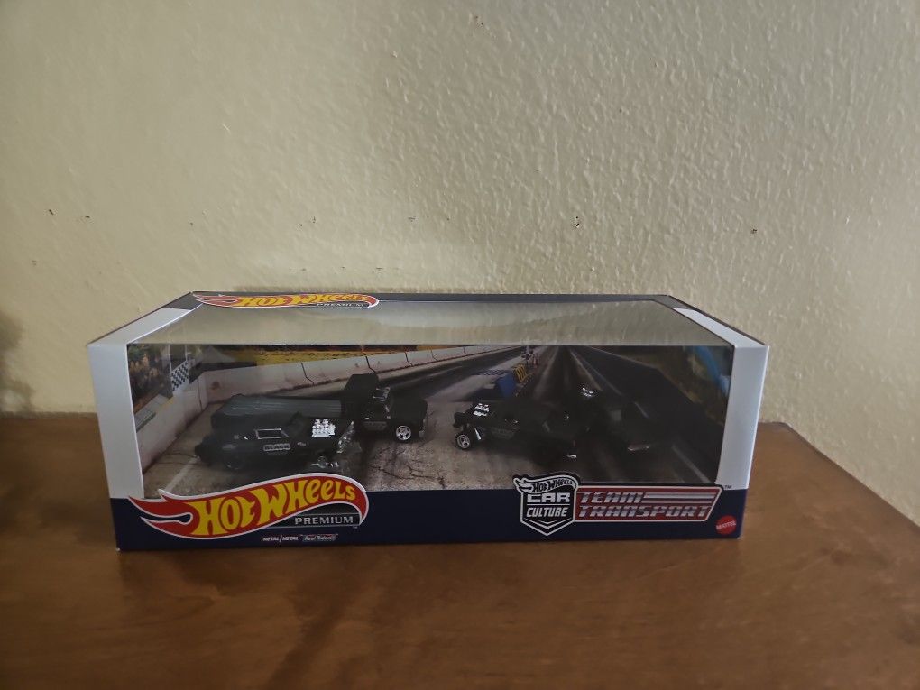 Hot Wheels Premium Car Culture Team Transport 