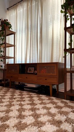 TV CONSOLE