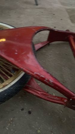 Lowrider bike frame with only one wheel