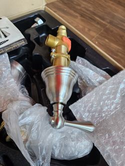 SEABURY®

3-HOLE 2-HANDLE DECK MOUNT ROMAN TUB FAUCET

 

