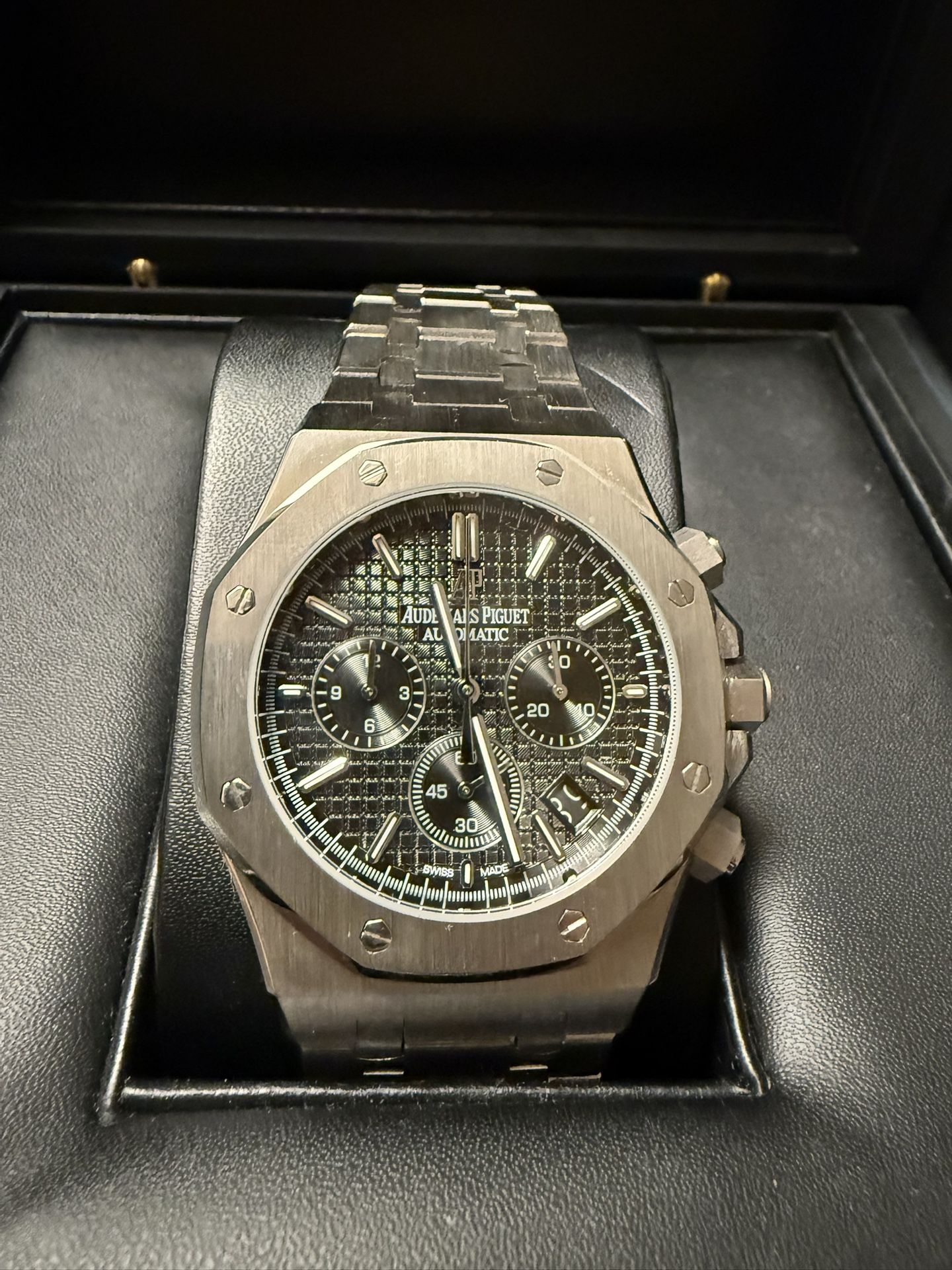 Audemars Piguet Royal Oak Selfwinding Chronograph 41mm Men's Watch - Ref: 26320ST.OO.1220ST.01 - Black Dial, Stainless Steel Bracelet