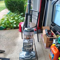 Shark Lift Away Vacuum / P R O F E S S I O N A L Vacuum Gray And Silver