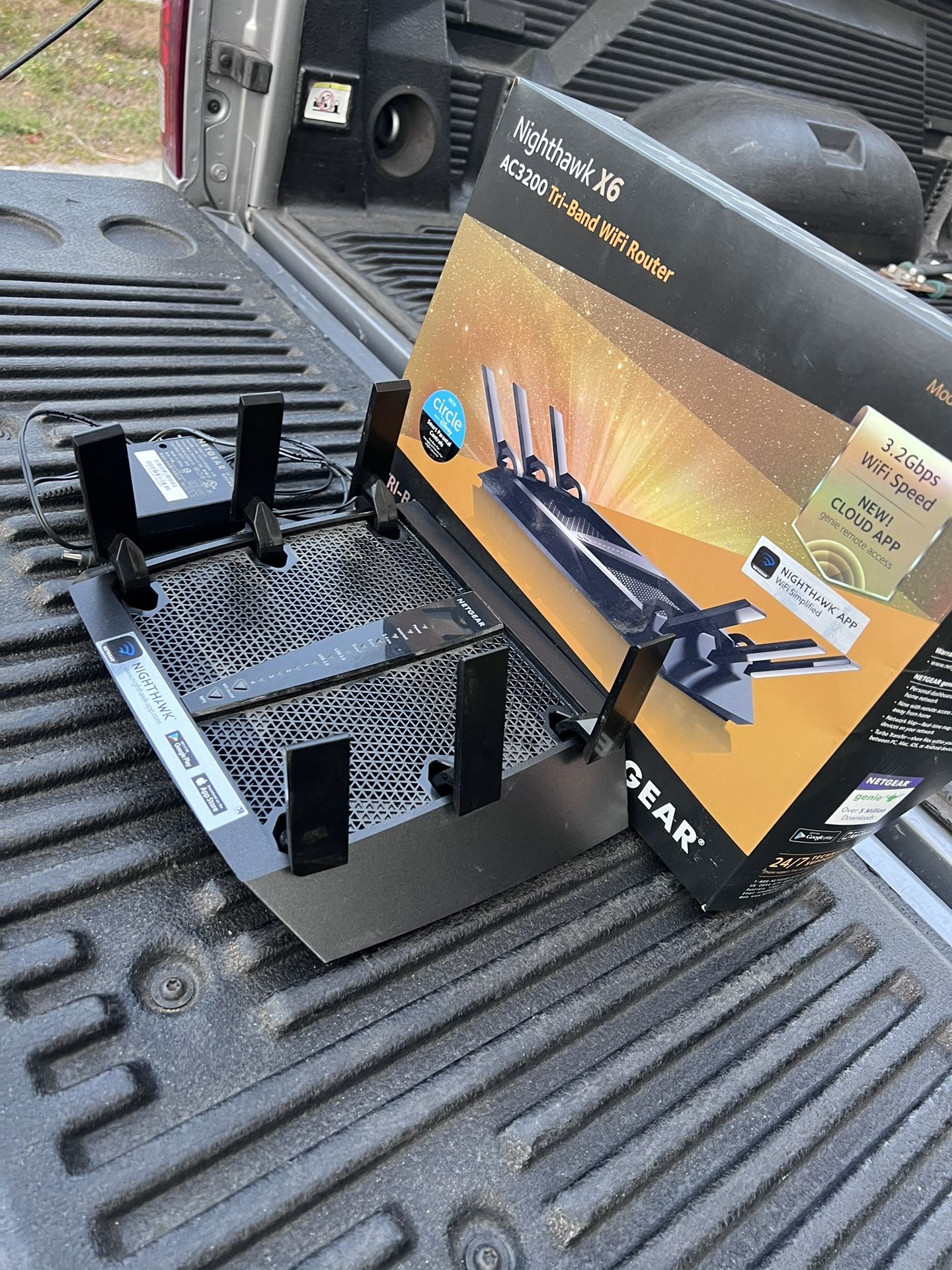 NETGEAR Nighthawk X6 AC3200 Tri-Band WiFi Router (Model R8000) – WORKING