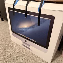 Apple iMac Desktop (21.5” LED)