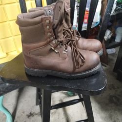 Work boots, Clean, Good Tread, Gore Tex, Thinsulate