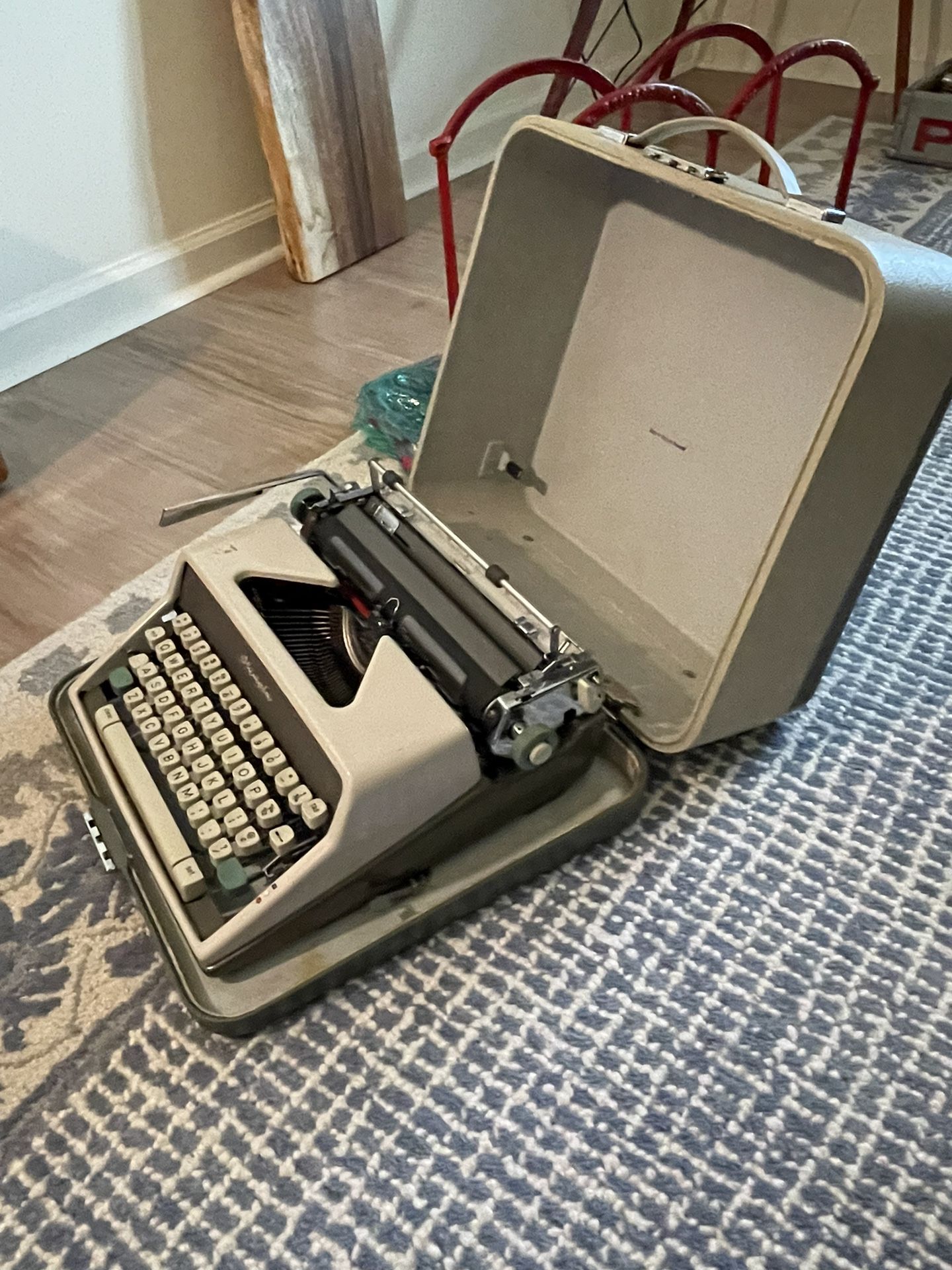 Vintage 1960S Olympia Deluxe Travel Typewriter Portable With Case