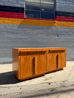 Pair of Rare Paul László Inc. Beverly Hills Custom Ribbon Grain Mahogany Nightstands