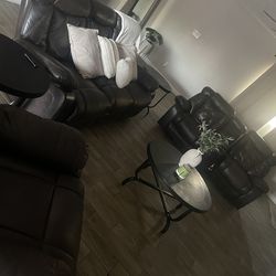 living room coaches and tables