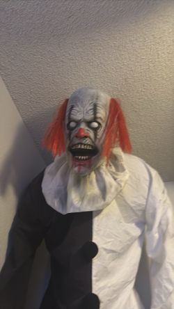 Lowe’s 2023 Stiltz the clown