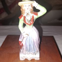 Vintage porcelain Victorian lady with hat and umbrella. Made in Occupied  Japan 