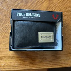 True Religion Wallet, Red interior, metal logo plate
