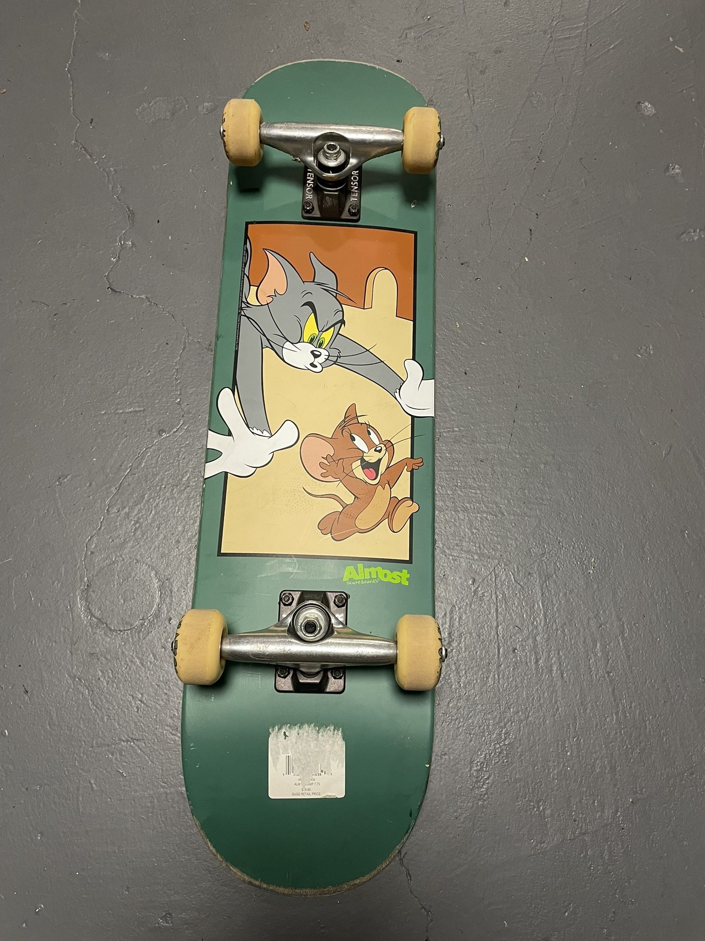 Tom And Jerry Almost Skateboard