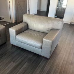 Ashley Double Size Chair And Ottoman 