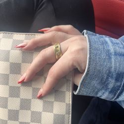 Women’s Fashion Ring 18k Gold SZ 7