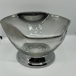 VTG MCM Dorothy Thorpe Silver Fade Glass Triangle Salad / Serving / Bowl   Add a vintage touch to your dining experience with this beautiful sil
