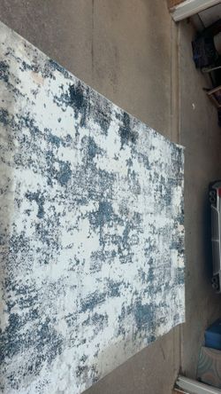 Blue and white rug 9 x 10