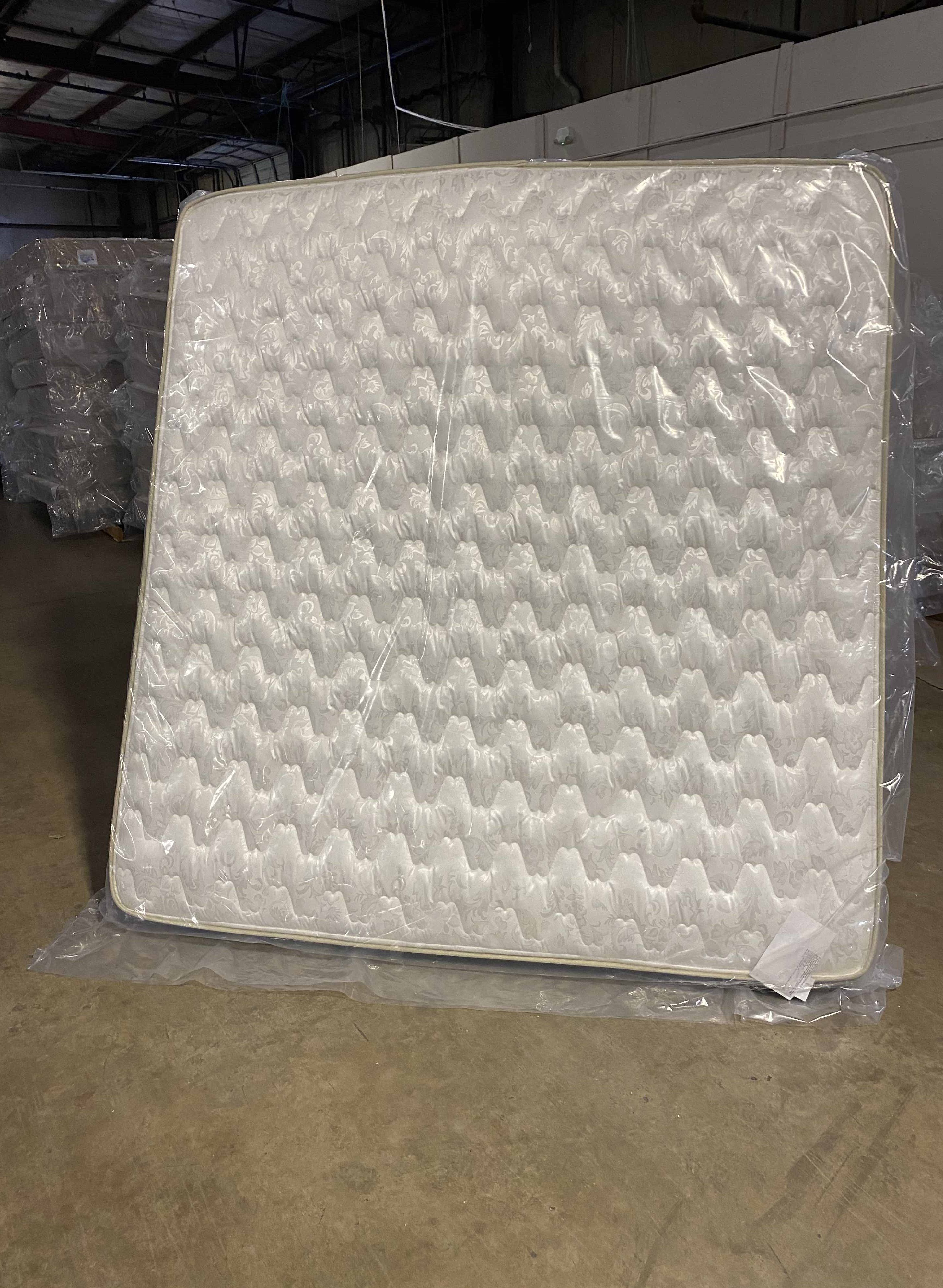 Mattress liquidation sale 9Q