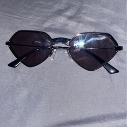 Alexander McQueen s Sunglasses
