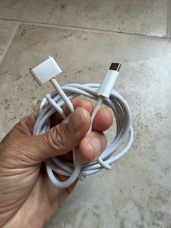 usb-c to magsafe 3 for macbook pro