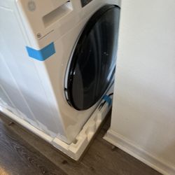 Brand New Combo Ventless GE Washer/dryer For Sale