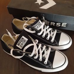Black And White Converse All-star Chuck Taylor (Men Size 8)