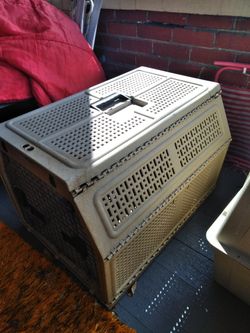 Colapsable pet crate, great condition